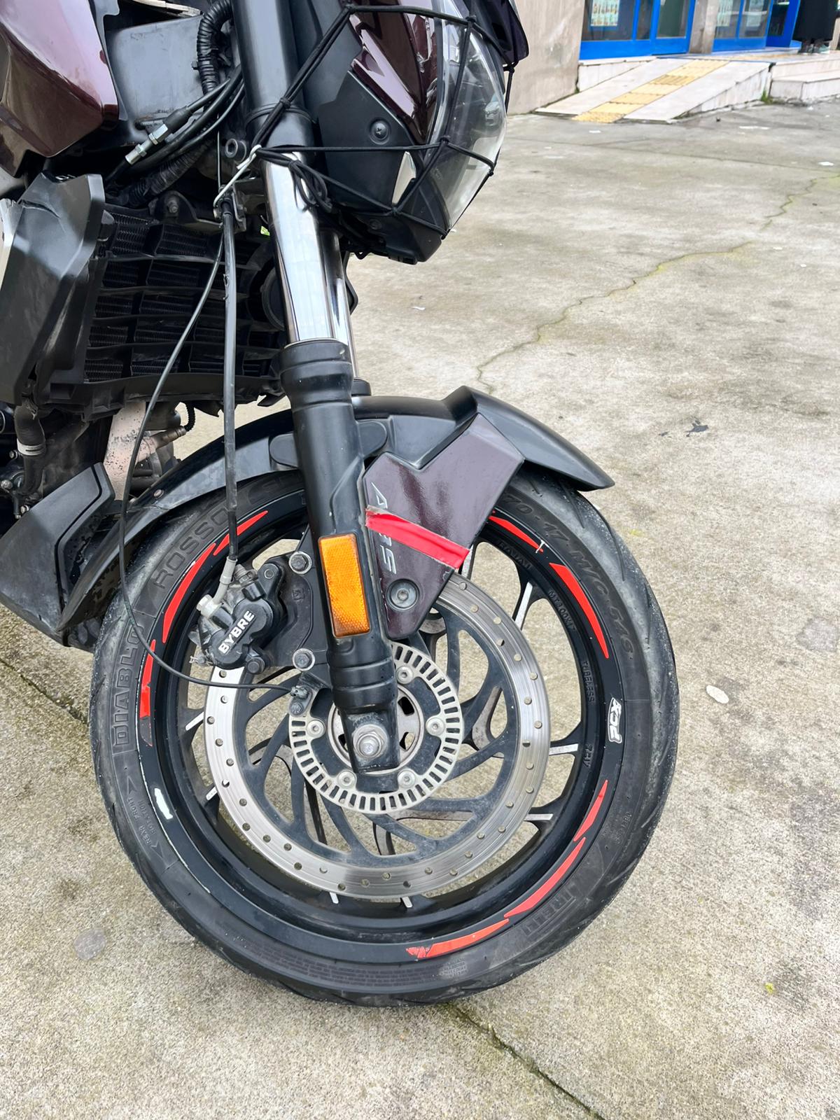 2015 Model Yamaha R25 - Görsel 5