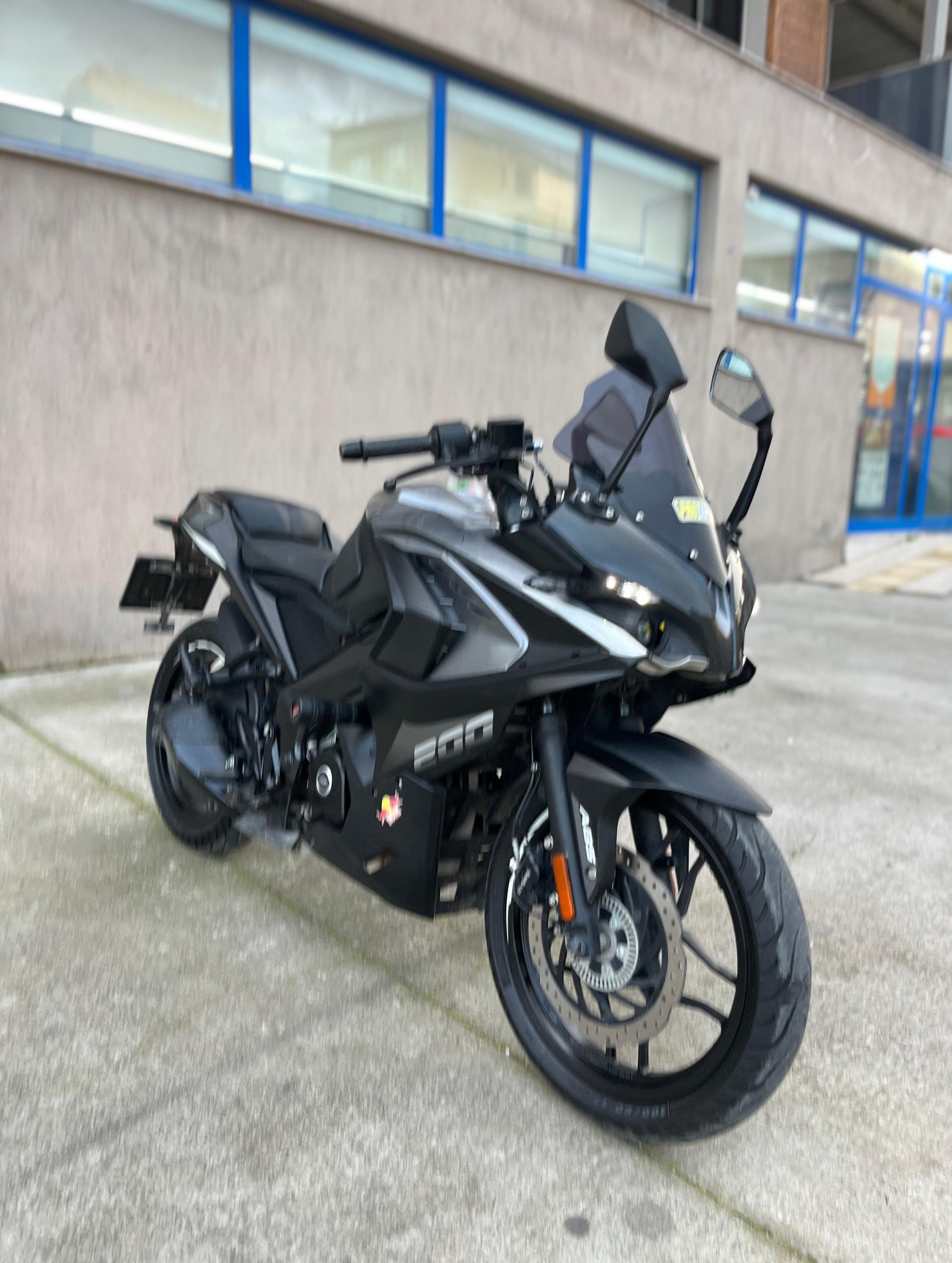 2023 MODEL PULSAR RS200