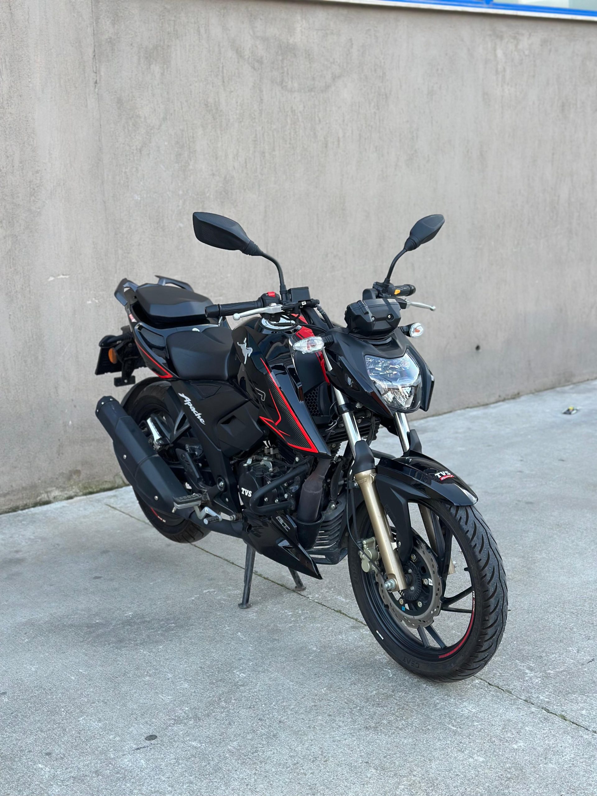 2024 TVS Apachee RTR200