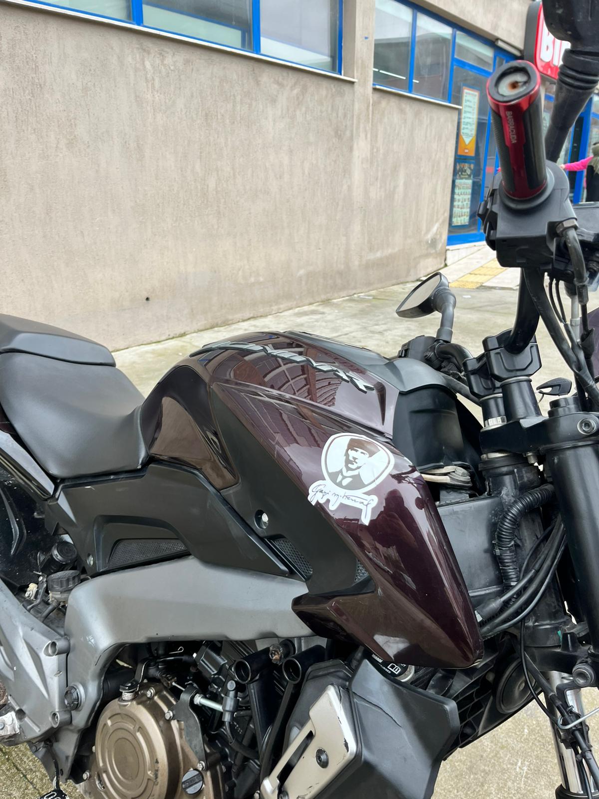 2015 Model Yamaha R25 - Görsel 4